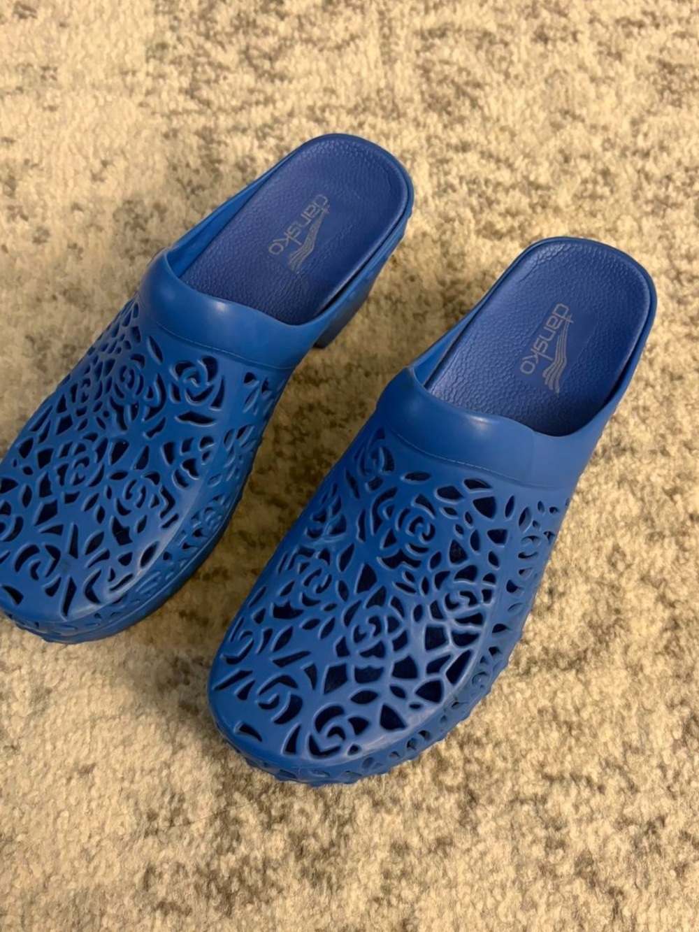Dansko Pippen Floral Laser Cut Out Clogs Rubber Nursing Mules Comfy Size 37
